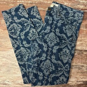 Life In Progress | VGUC Blue and White Patterned Skinny Jeans, Size 29
